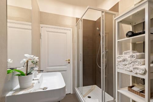 Urbana Apartment Colosseum, Rom (Foto 10)