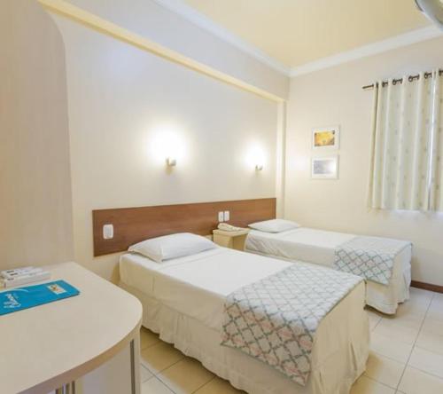 2 twin beds