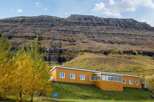 Hafaldan HI Hostel. Harbour Building - Accommodation - Seyðisfjörður