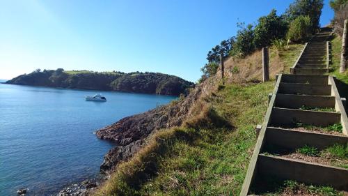 Shelly Beach Studio, Waiheke Island