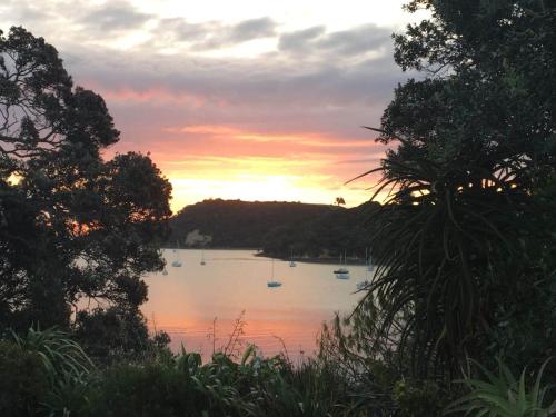 Shelly Beach Studio, Waiheke Island