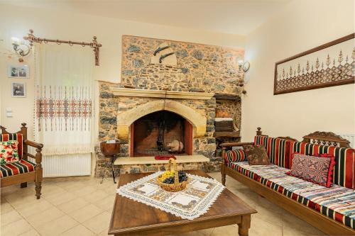 Six-Bedroom Villa  image 10