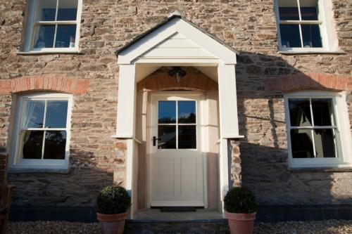 Riverside Cottage - image 2