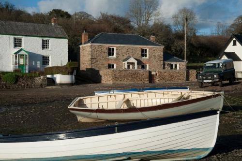 Riverside Cottage - image 14
