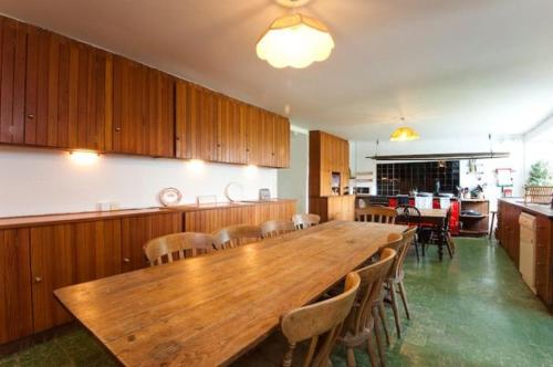 Helsett Farmhouse - image 7