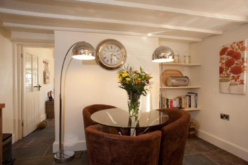 Riverside Cottage - image 6