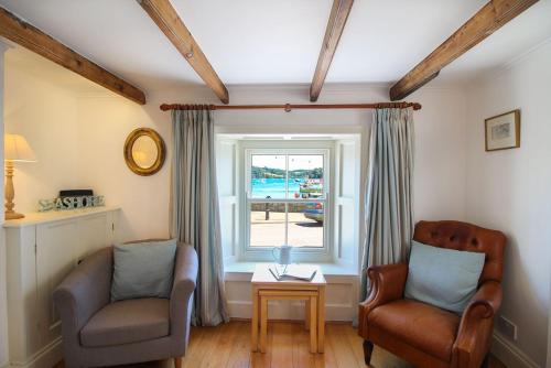 Brackley Cottage - image 2