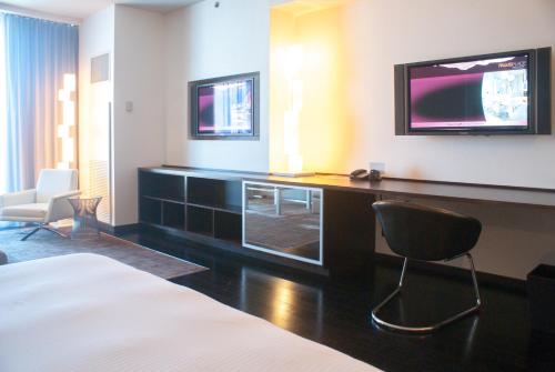 Palms Place Hotel and Spa image 12