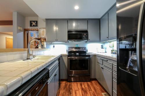 Snowcreek #895 Condo - main image
