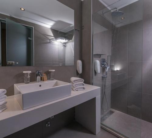 2 bedrooms, 2 beds
