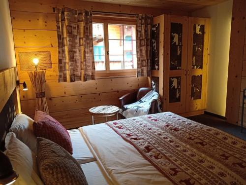 2 twin beds