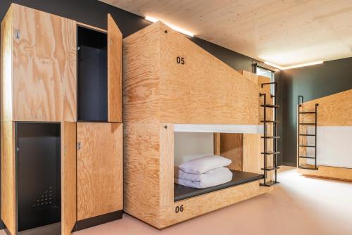 1 bunk bed