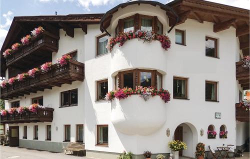 Beautiful Apartment In St, Anton With 3 Bedrooms And Wifi St. Anton am Arlberg