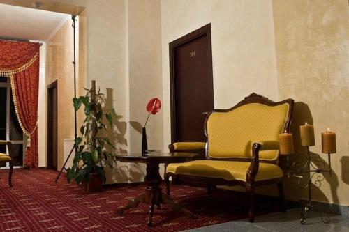 Hotel Maryo - image 4