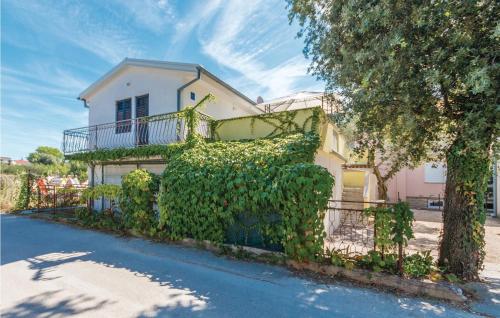  Two-Bedroom Apartment in Pakostane in Pakoštane