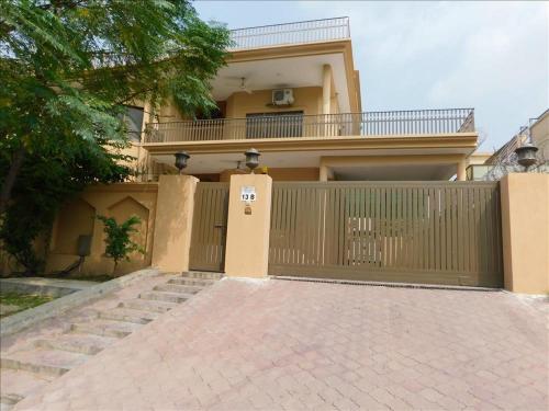 Melberry House - image 11