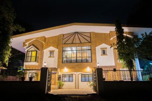 StayVista's Maximus Villa - City-Center Villa with Private Pool, Gazebo, Games & Projector Room