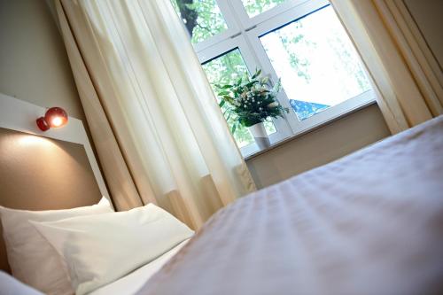 Hotel Domicil Hamburg by Golden Tulip - image 14