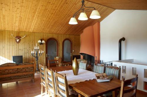 設施, 普格阿爾諾普布樂鄉村酒店-普比魯 (Poble Rural Puig Arnau - Pubillo) in 奧登