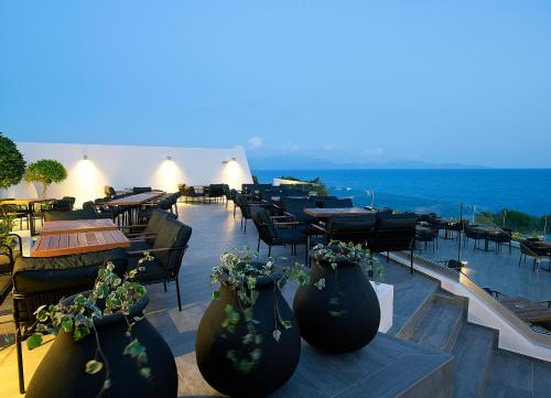 Dimitra Beach Hotel & Suites - image 3