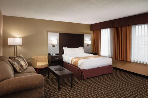 Quality Inn & Suites Downtown Windsor, ON, Canada