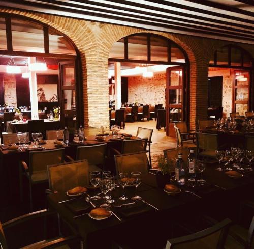 Étterem, Hotel Cienbalcones in Daroca