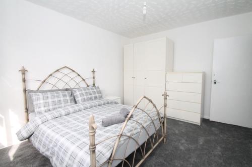 Large 3 Bedroom Top Floor Apartment-flat In Crouch End, Hornsey, London