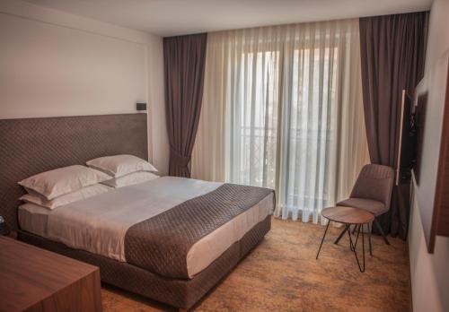 Παροχές, Qama Hotel in Πρίστινα