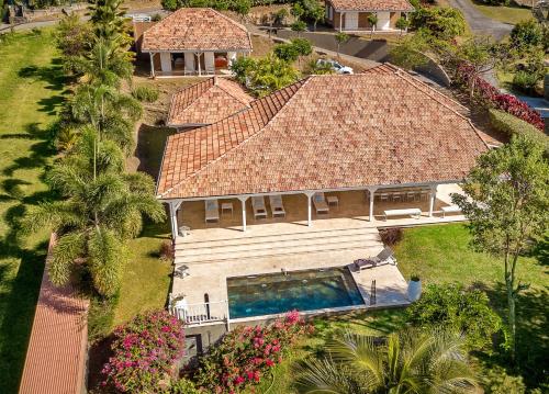 Hameau Cerisier piscine et vue mer - Location, gîte - Le François