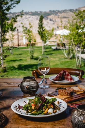 Maistas ir gėrimai, Odom Retreat in Zahlė