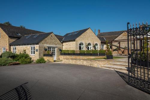 Number Four at Stow - image 2