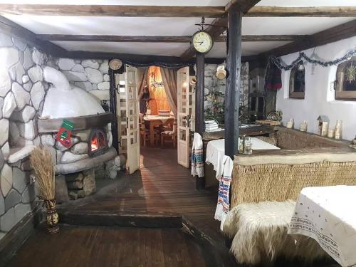 Căsuța din Povești (Casuta din Povesti) in Horea