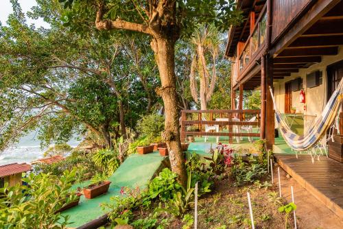 Sunset Strip Eco Apartments - 정원