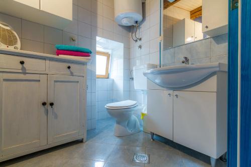 Holiday home Anđeli - comfortable - image 6