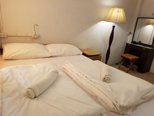 1 queen bed