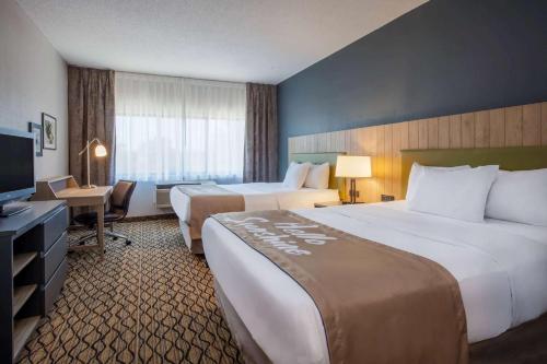 Days Inn Suites Wyndham Rochester Hills Rochester  Michigan