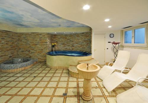 Olimpia Hotel - image 6