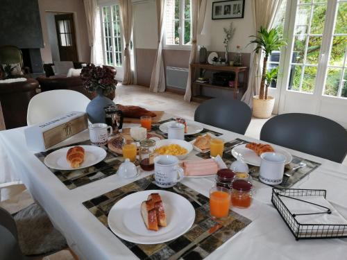 Le Clos Bel Ami Chambre d'hotes avec piscine - Mentheville