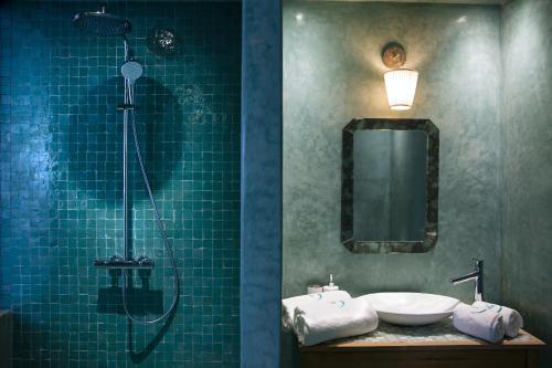 222928240 Suite Azur Hotel