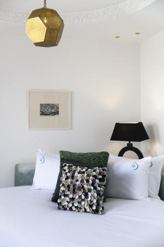 222928247 Suite Azur Hotel