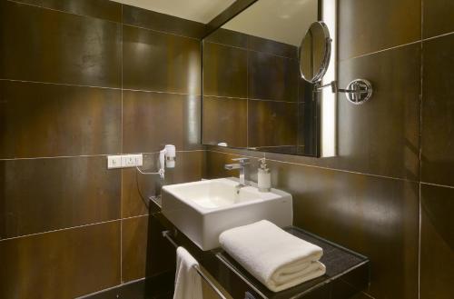Davanam Sarovar Portico Suites Bengaluru
