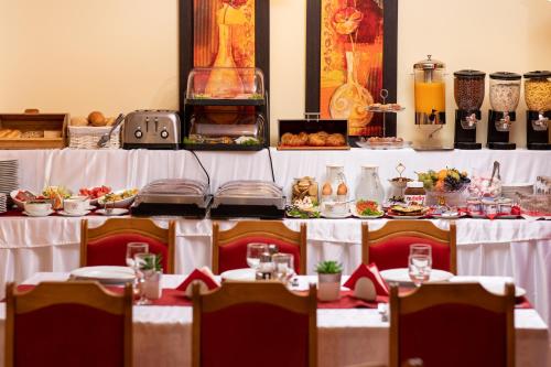 Grand Hotel - image 14