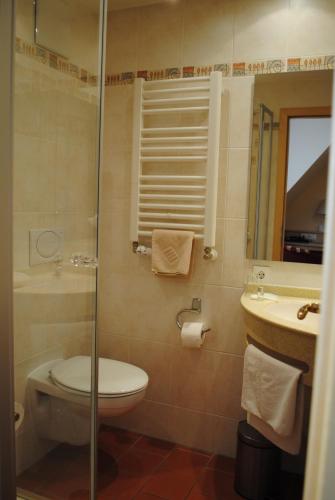 2 twin beds