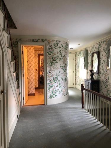 Iekārtas, Aiken Manor B&B in Frenklina (NH)