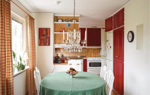 厨房, 3 Bedroom Cozy Home In Karlshamn in 卡尔斯港