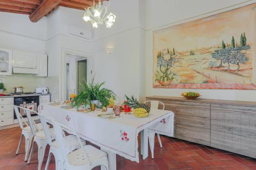 Зручності, Villa Pongina with private pool in Монтеваркі
