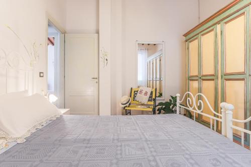 Villa Pongina with private pool in Монтеваркі