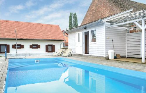  Awesome apartment in Váralja w/ Outdoor swimming pool, WiFi and 1 Bedrooms in Váralja
