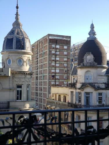 Deluxe Double Room with Balcony and Shared Bathroom image 3