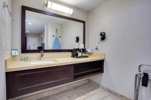 SureStay Plus Hotel by Best Western Chula Vista West - image 9